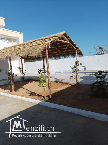 une belle villa à vendre -Réf V01