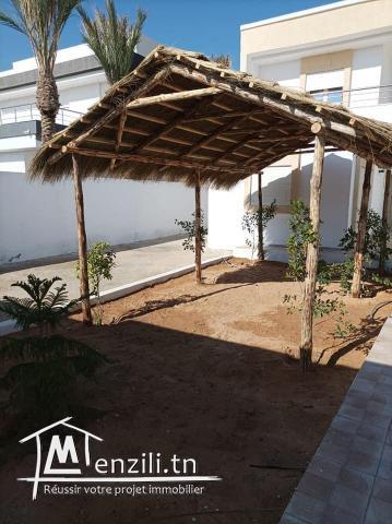 une belle villa à vendre -Réf V01