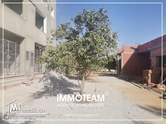 A vendre un terrain de 490 m2