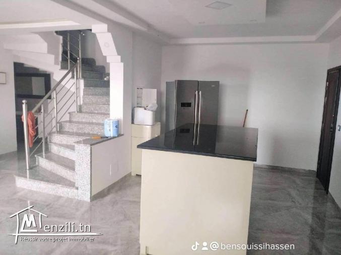 villa s+4 avec piscine a el haouaria