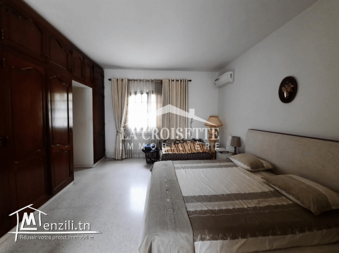 Villa S+5 avec piscine à la Soukra.MVL1367