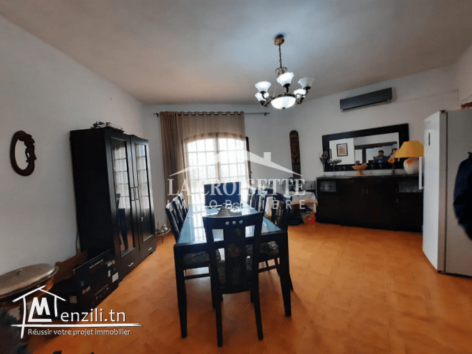 Villa S+5 avec piscine à la Soukra.MVL1367