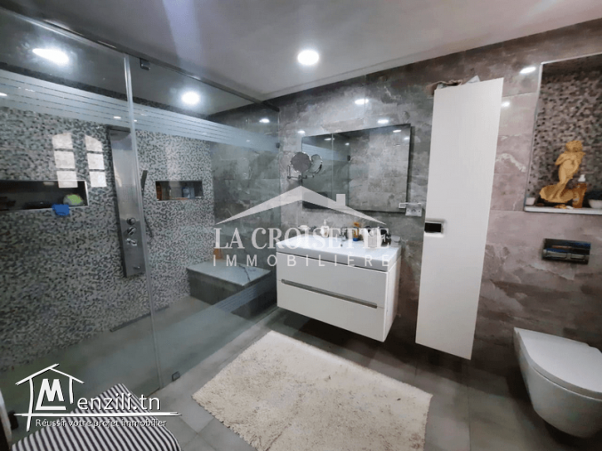 Villa S+5 avec piscine à la Soukra.MVL1367