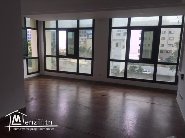 A LOUER BUREAU SPACIEUX