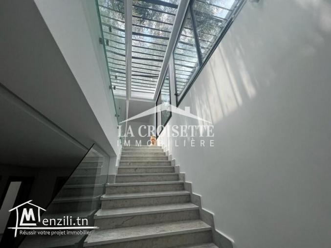 Un duplex S+3 avec jardin à la Marsa.MDL0538