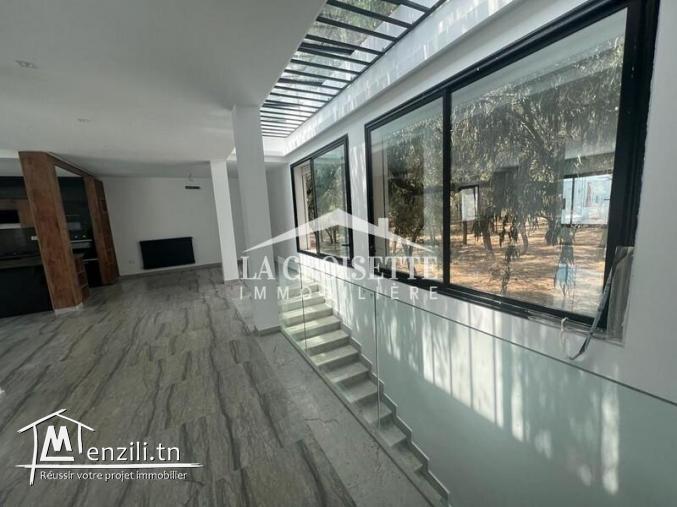 Un duplex S+3 avec jardin à la Marsa.MDL0538