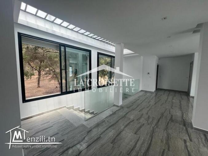 Un duplex S+3 avec jardin à la Marsa.MDL0538