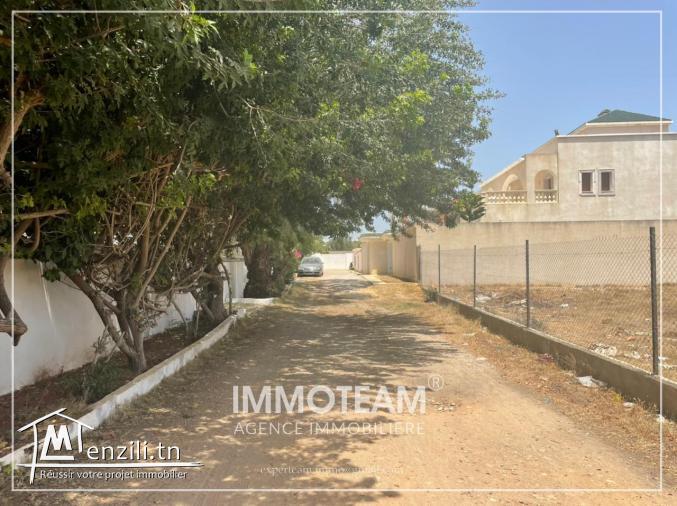 A VENDRE un  superbe terrain à Hammamet