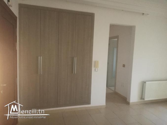 A vendre un appartement neuf S+1à la residence aziza mannouba.