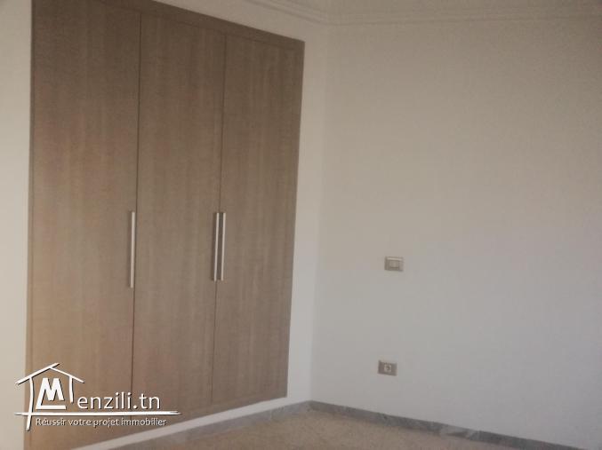 A vendre un appartement neuf S+1à la residence aziza mannouba.