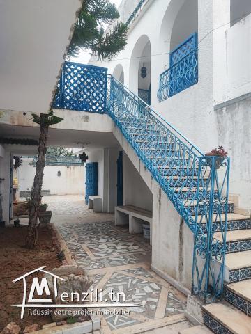 À vendre villa sur deux niveaux Ezzahra centre ville sidi bou Saïd