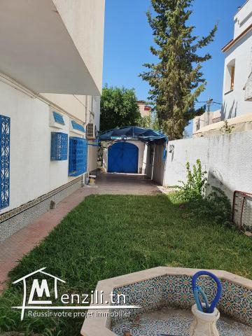 À vendre villa sur deux niveaux Ezzahra centre ville sidi bou Saïd