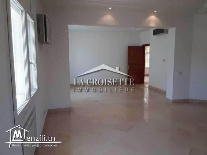 Villa S+6 avec piscine à Gammarth.MVL0396