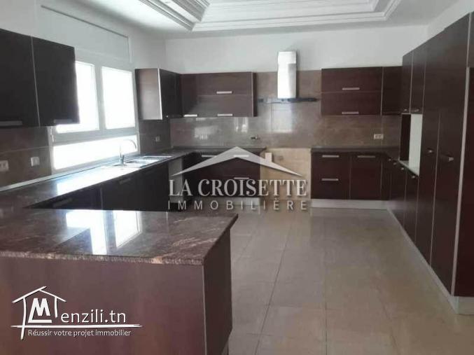 Villa S+6 avec piscine à Gammarth.MVL0396