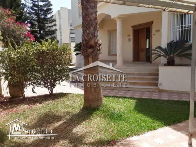 Villa S+6 avec piscine à Gammarth.MVL0396