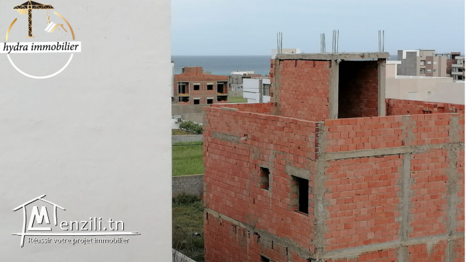 شقق S+2 مساحتها 110م ² تبعد 200م و مطلة على بحر الزهراء