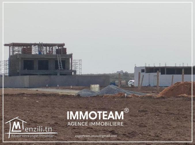 A vendre un  superbe terrain de Superficie  400m²