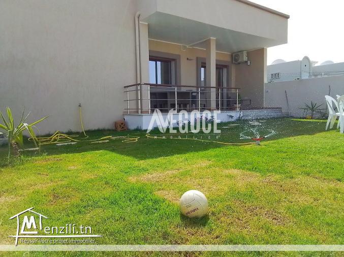 a vendre une villa au bord de la mer