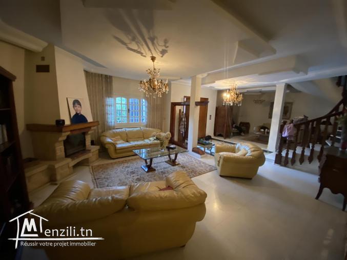 Belle villa à vendre à El Manar1