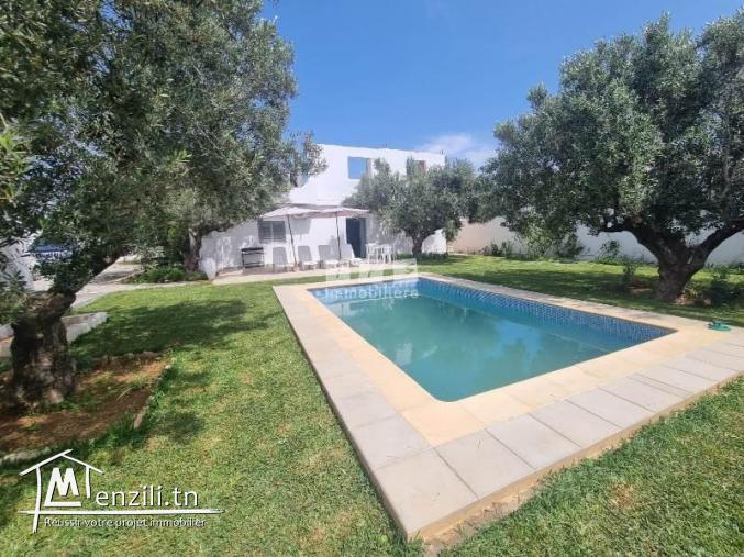 Villa VIORNE(Réf: L2817)