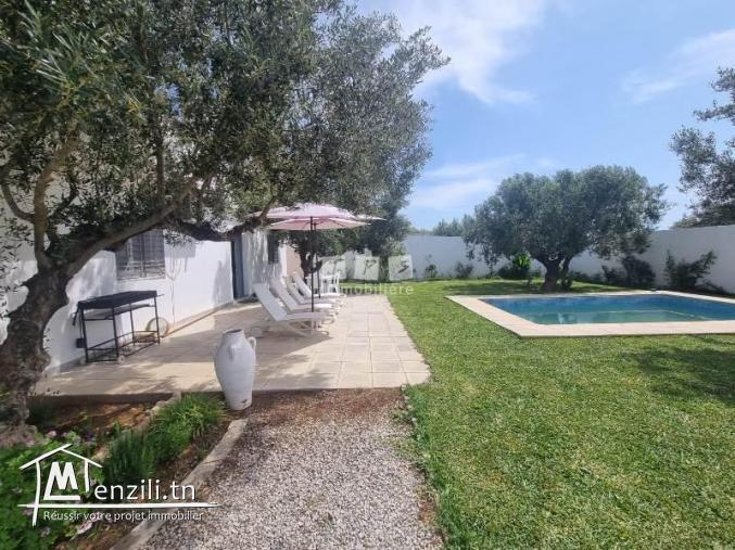 Villa VIORNE(Réf: L2817)