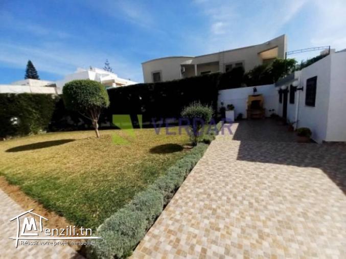 Villa S5 de 460m² sur un terrain de 840m² à Megrine Coteaux