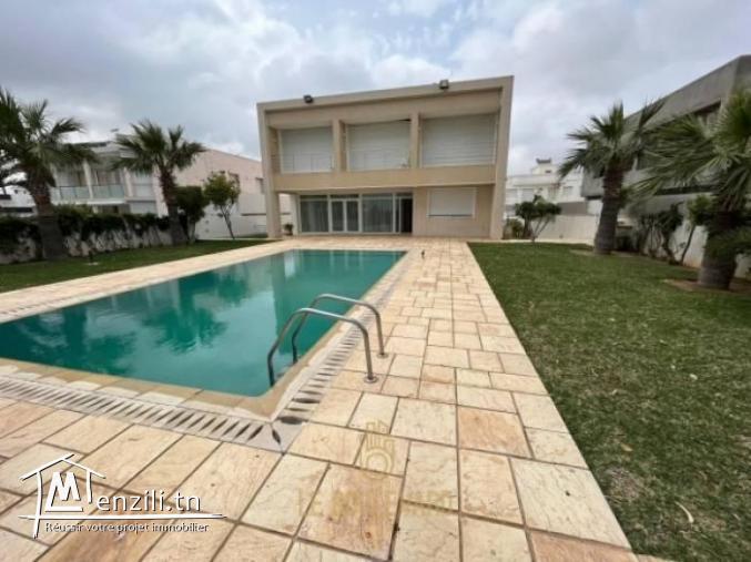 A louer Villa S4 avec piscine et pied dans l'eau à benikhiar