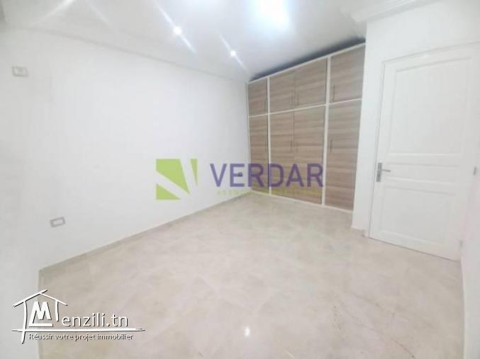 Immeuble R1 de 300m² sur un terrain de 150m² à Rades