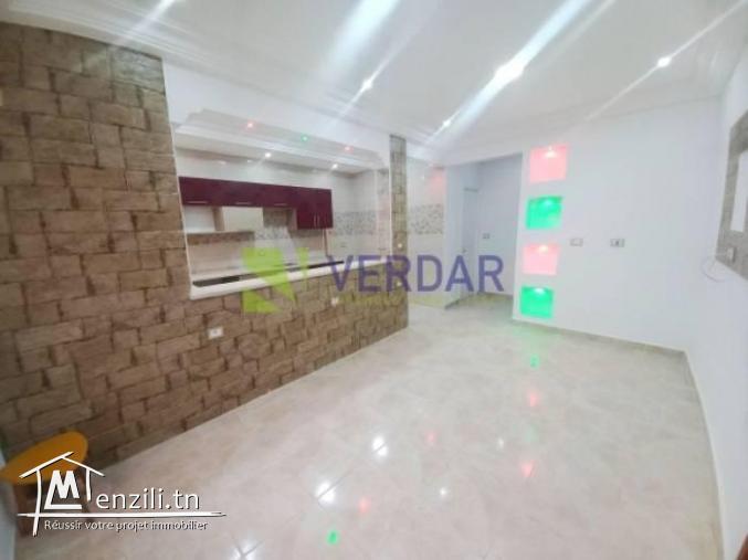 Immeuble R1 de 300m² sur un terrain de 150m² à Rades