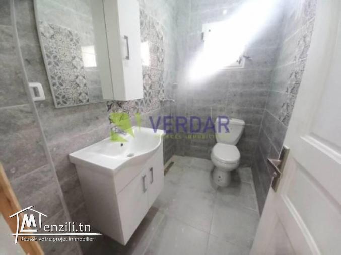 Immeuble R1 de 300m² sur un terrain de 150m² à Rades