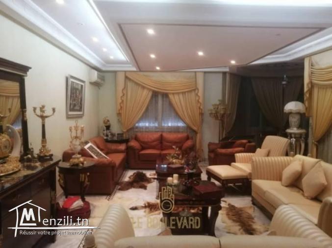 A vendre Villa de maitre S4 avec piscine à sidi Mahersi