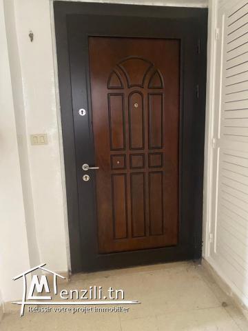 A vendre appartement  cité hedi nouira