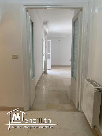 A vendre appartement  cité hedi nouira