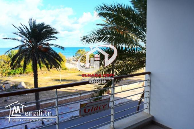 pour vacance appartement s+2 vue sur mer et pied dans l’eau à mahdia