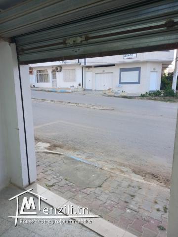 محل  تجاري للكراء في رفراف على الطريق الرئيسي ضهر عياد