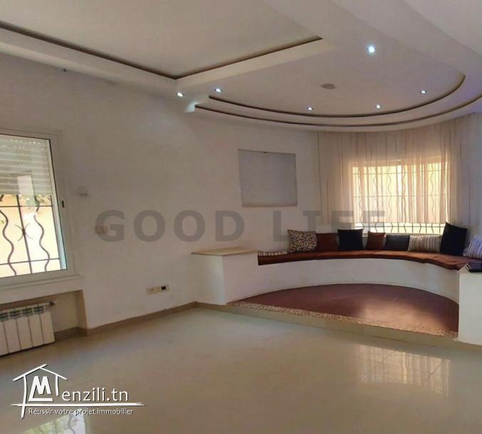 Villa avec un duplex et de 2 locaux commerciaux