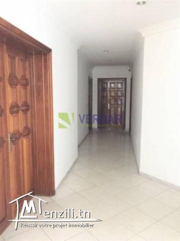 Immeuble de 727m² à Megrine Saint-Gobain