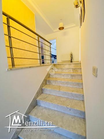 A_LOUER  Un étage de villa meublé situé à la nouvelle médina