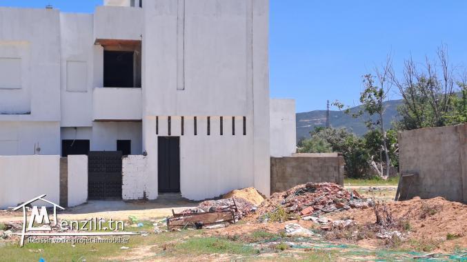 Un lot de terrain fait l'ongle situé à boumhel