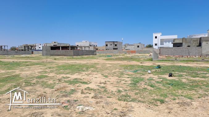 Un lot de terrain fait l'ongle situé à boumhel