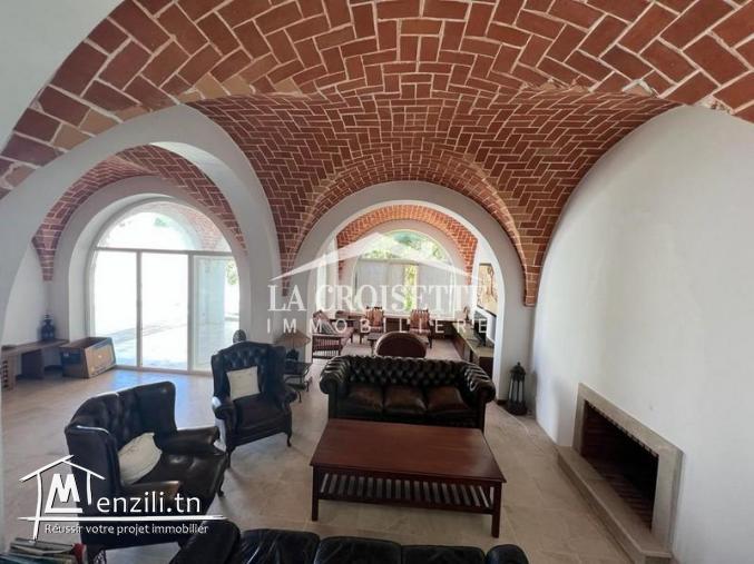 Villa s+6 avec piscine à Gammarth MVL1355