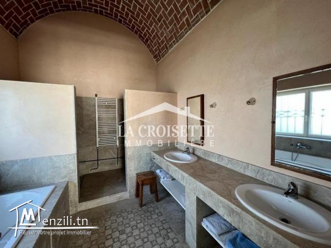 Villa s+6 avec piscine à Gammarth MVL1355