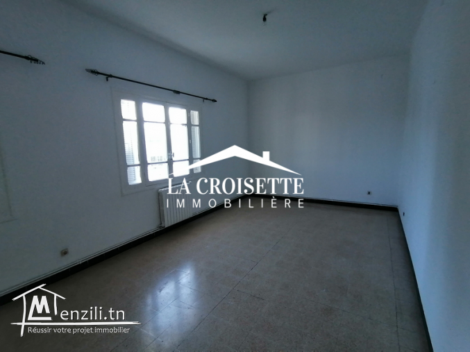 Etage de villa s+5 avec jardin à la marsa MEL0452