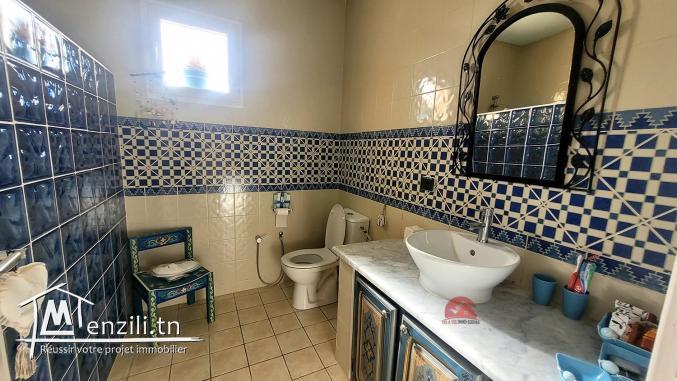 A VENDRE EN ZONE TOURISTIQUE BELLE VILLA AVEC PISCINE PRIVÉE - RÉF V623