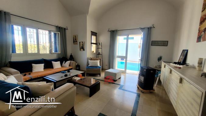 A VENDRE EN ZONE TOURISTIQUE BELLE VILLA AVEC PISCINE PRIVÉE - RÉF V623