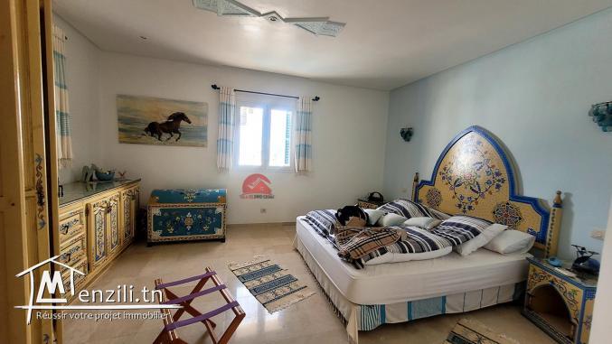 A VENDRE EN ZONE TOURISTIQUE BELLE VILLA AVEC PISCINE PRIVÉE - RÉF V623