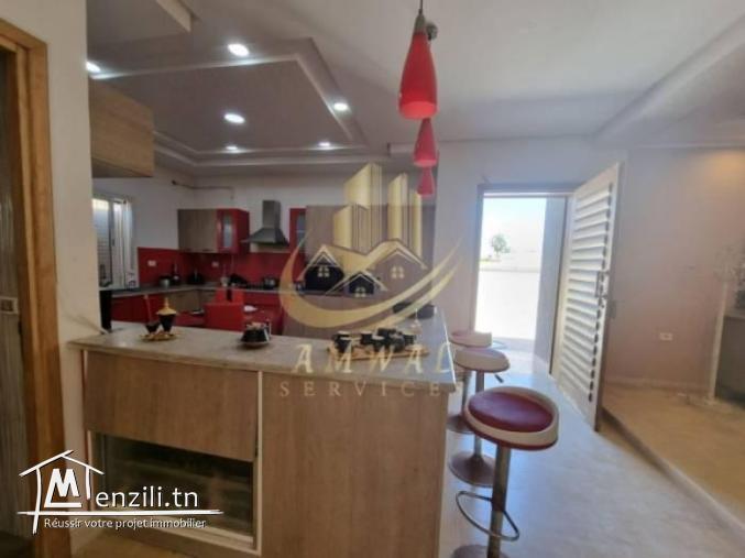 Une villa  richement meublé  à la Soukra