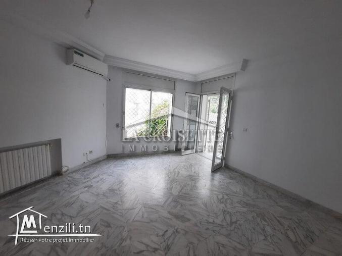 appartement s+4 avec un grand jardin à Ain Zaghouan Nord MAV1518