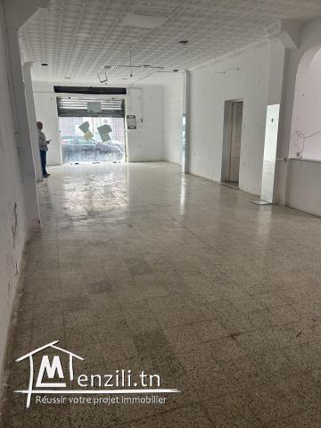 محل تجاري للكراء 275 متر مربع قلب مدينة بنزرت