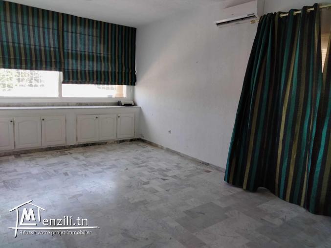 Une villa style américain située a bohsina